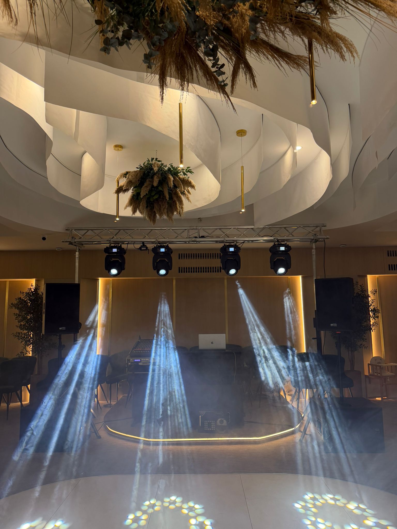 Sală evenimente lumini
